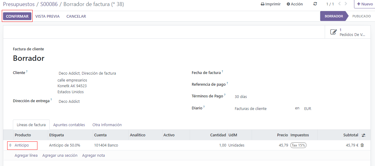 Un ejemplo de borrador de factura con el pago inicial mencionado en Odoo