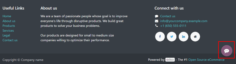 Vista de un sitio web en Odoo, se resalta el botón de chat en vivo.